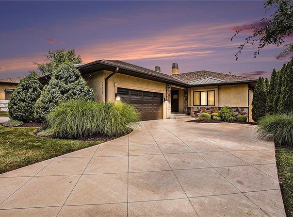 19220 W 102nd Street, Lenexa, KS 66220