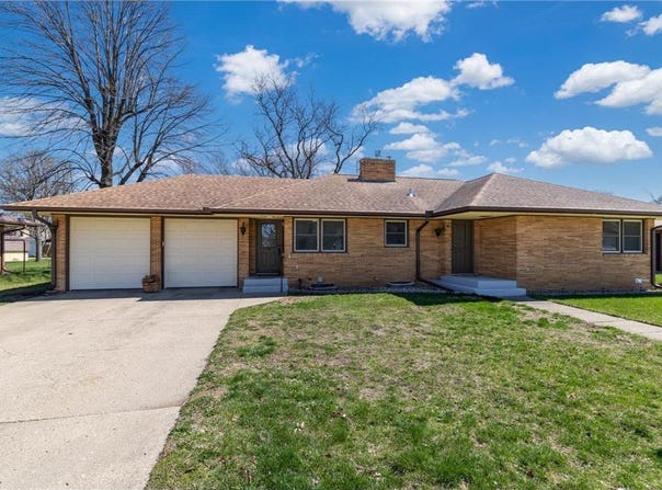 115 S Walnut Street, Belle Plaine, MN 56011