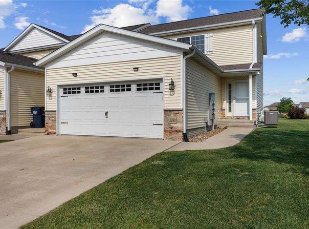 3290 Sherwood Pl, Marion, IA 52302