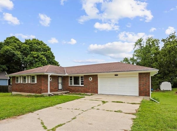 104 N June Street, Dearborn, MO 64439