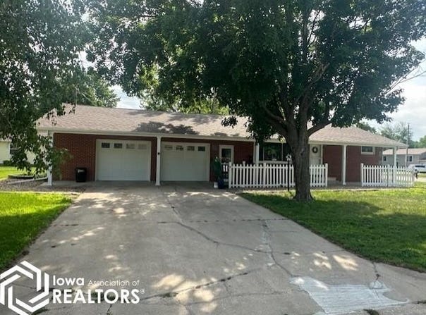 1009 9Th Street S, Humboldt, IA 50548