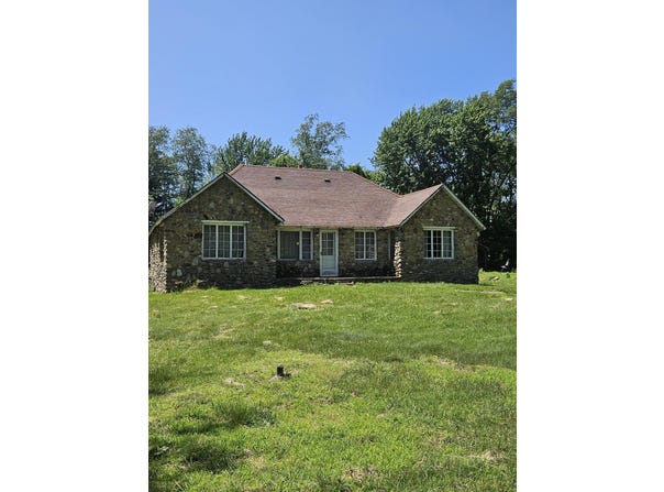 10501 M-99, Albion, MI 49224