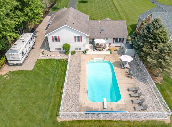 209 Adolph Shores Road, Coldwater, MI 49036
