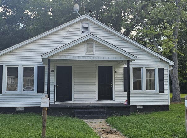 208 & 210 Lee St, Dyer, TN 38330