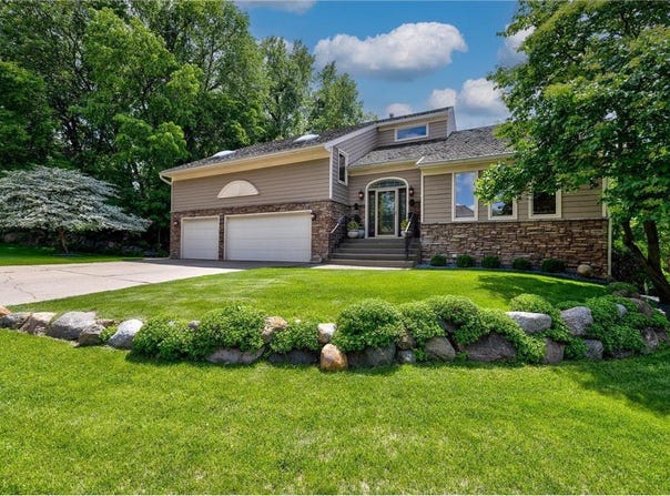 9378 Olympia Drive, Eden Prairie, MN 55347
