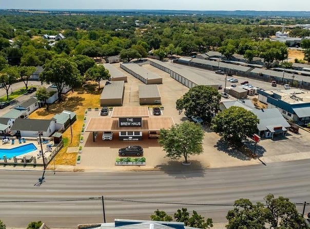 405 S Washington St, Fredericksburg, TX 78624