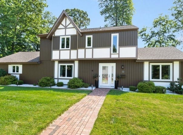 11 Washington St, Mount Olive Twp., NJ 07828-3513
