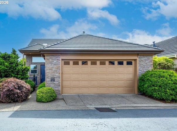 2073 LAKE WIND Dr, Eugene, OR 97408
