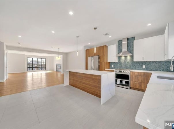 107 Sunset Place B, Palisades Park, NJ 07650