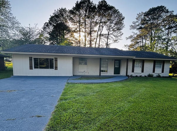 1124 Smith Lane, Monticello, MS 39654