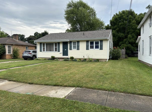 221 N Lakeview Avenue, Sturgis, MI 49091