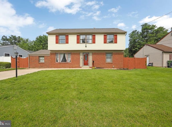 13 BRIARCLIFF RD, MARLTON, NJ 08053