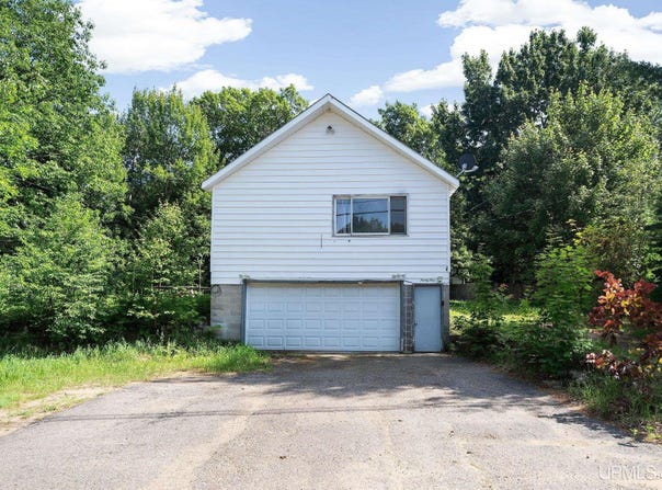 94 Midway, Negaunee, MI 49866