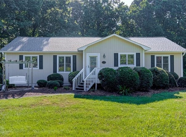 8921 Harpers Grove Lane, Clemmons, NC 27012