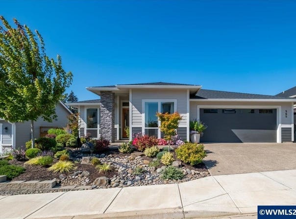 565 NW Crater Lake Dr, Dallas, OR 97338