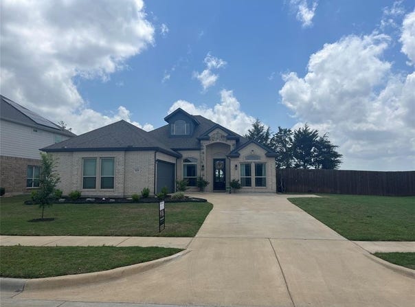 1626 Midlake Drive, Cedar Hill, TX 75104