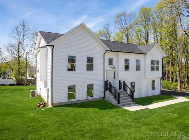 748 9W Route, Valley Cottage, NY 10989