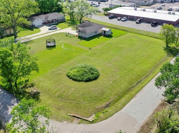205 West South Street, Madisonville, TX 77864