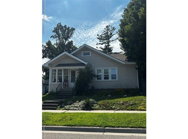 235 N Calhoun Street, Lapeer, MI 48446