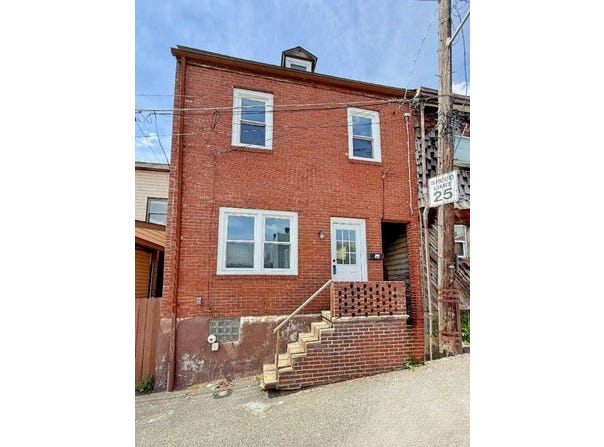 437 Sapphire Way, Bloomfield, PA 15224