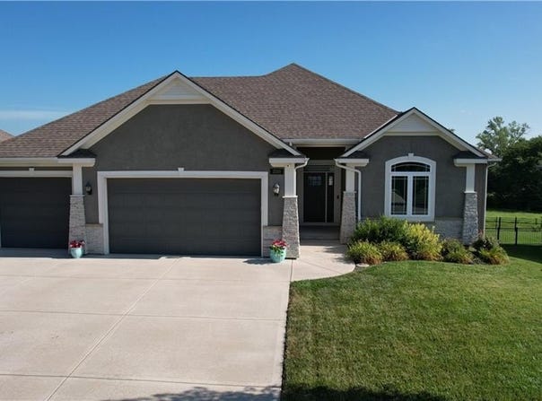 2010 NE 114th Terrace, Kansas City, MO 64155