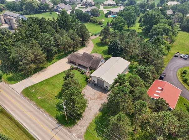 N55w28945 County Road K -, Hartland, WI 53029