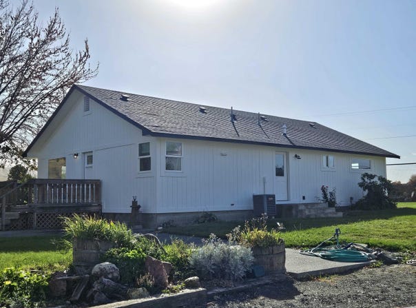 100202 W Hess Rd, Prosser, WA 99350-6619
