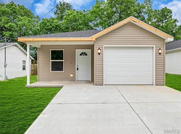 1336 Casey Avenue, St Clair, MO 63077