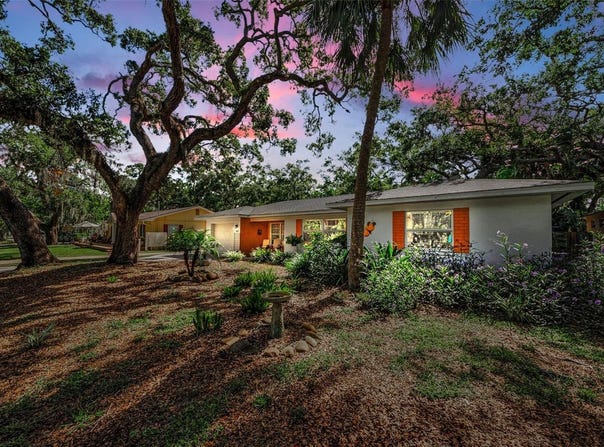 525 BROADWAY, DUNEDIN, FL 34698