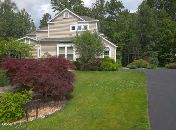 137 Killarney Drive, Niskayuna, NY 12309
