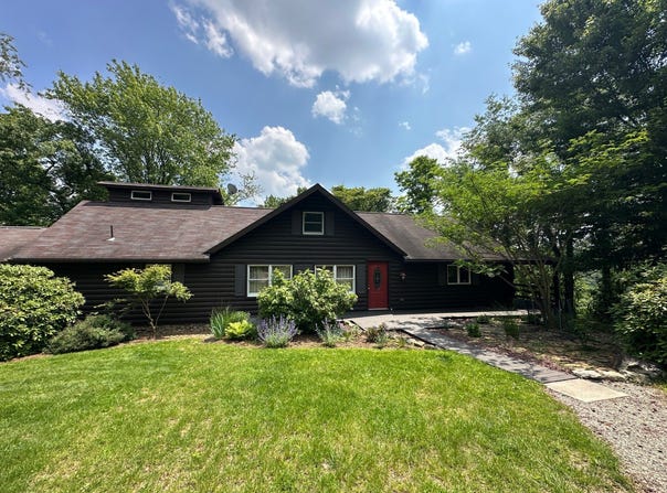 2705 Radebaugh Rd, Jeanette, PA 15644