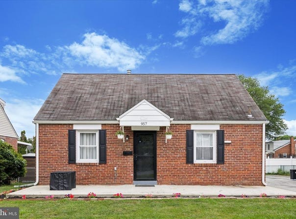 957 THORNTON RD, UPPER CHICHESTER, PA 19061