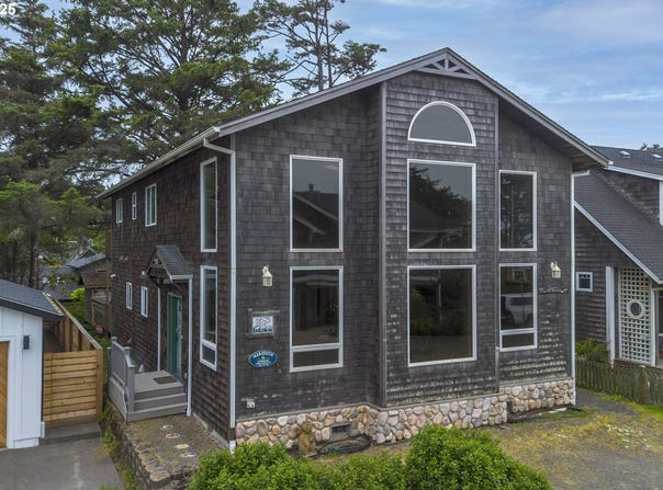 163 W 1ST ST, Cannon Beach, OR 97110