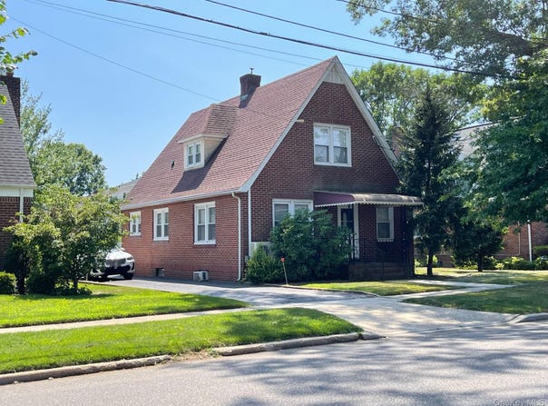 1306 6th Avenue, New Hyde Park, NY 11040