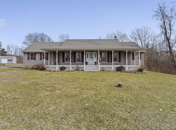 32 Halsted Lane, Ravena, NY 12143