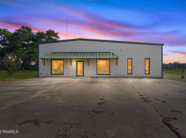 221 Four Park Road, Lafayette, LA 70507
