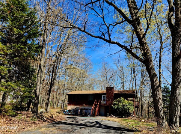 800 Pony Court, Lords Valley, PA 18428