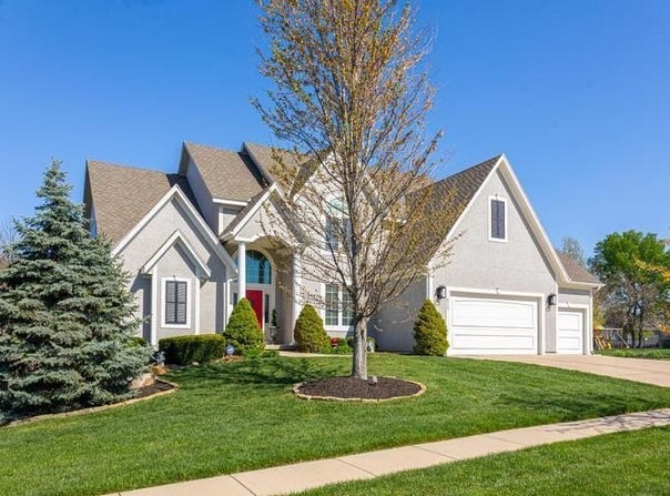 8127 Lone Elm Road, Lenexa, KS 66220