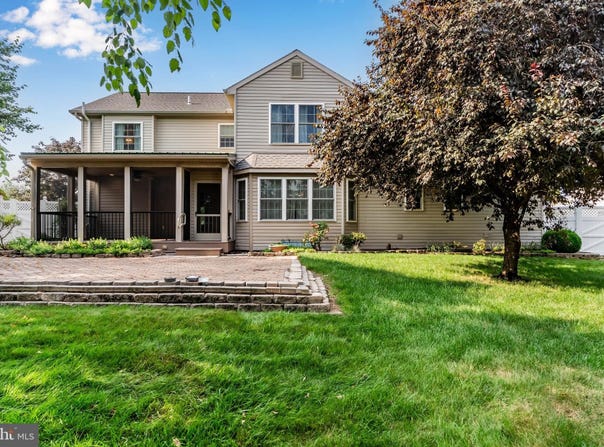 224 SKYLINE VIEW, CARLISLE, PA 17013