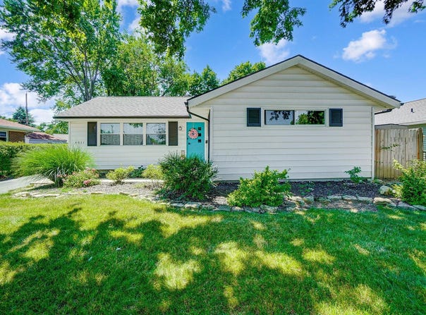 4851 Hillcrest Street N, Hilliard, OH 43026