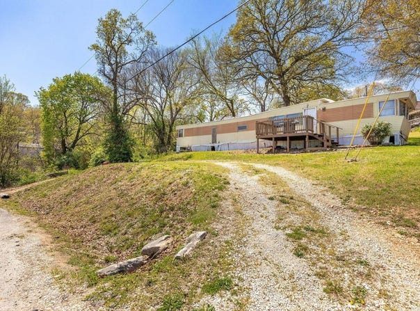 28 Adams Lane, Blue Eye, MO 65611