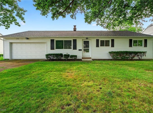 2735 W Asplin Drive, Rocky River, OH 44116