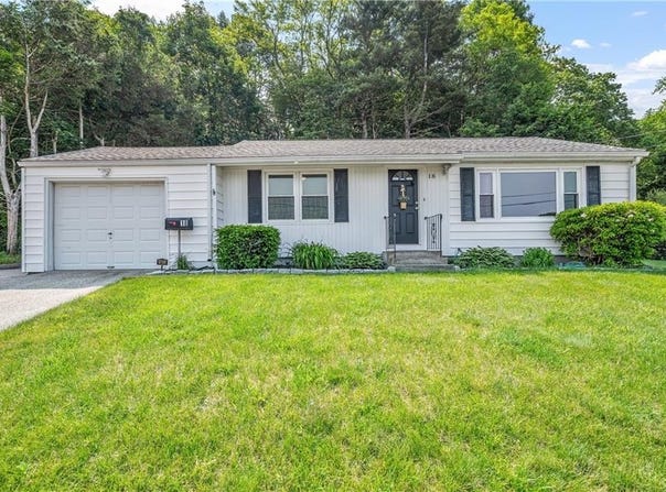 18 Oak Hill Avenue, North Smithfield, RI 02896