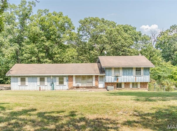 330 Fair Oaks, St Clair, MO 63077