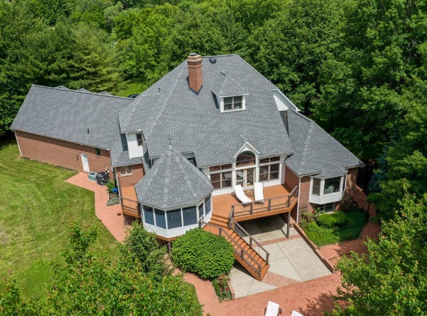 8290 Dustin Road, Galena, OH 43021