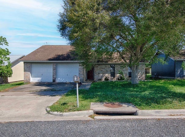 311 August Street, Schulenburg, TX 78956