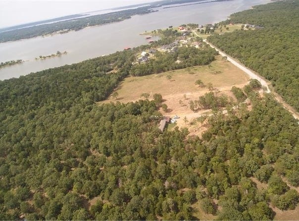 S Dozer mountain Road, Longtown, OK 74561