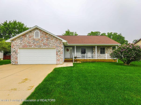 8961 Jacaranda Drive, Dimondale, MI 48821