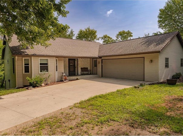 20 Amy Ln, Mantorville, MN 55955