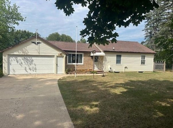 1045 N 4th Avenue, Big Rapids, MI 49307